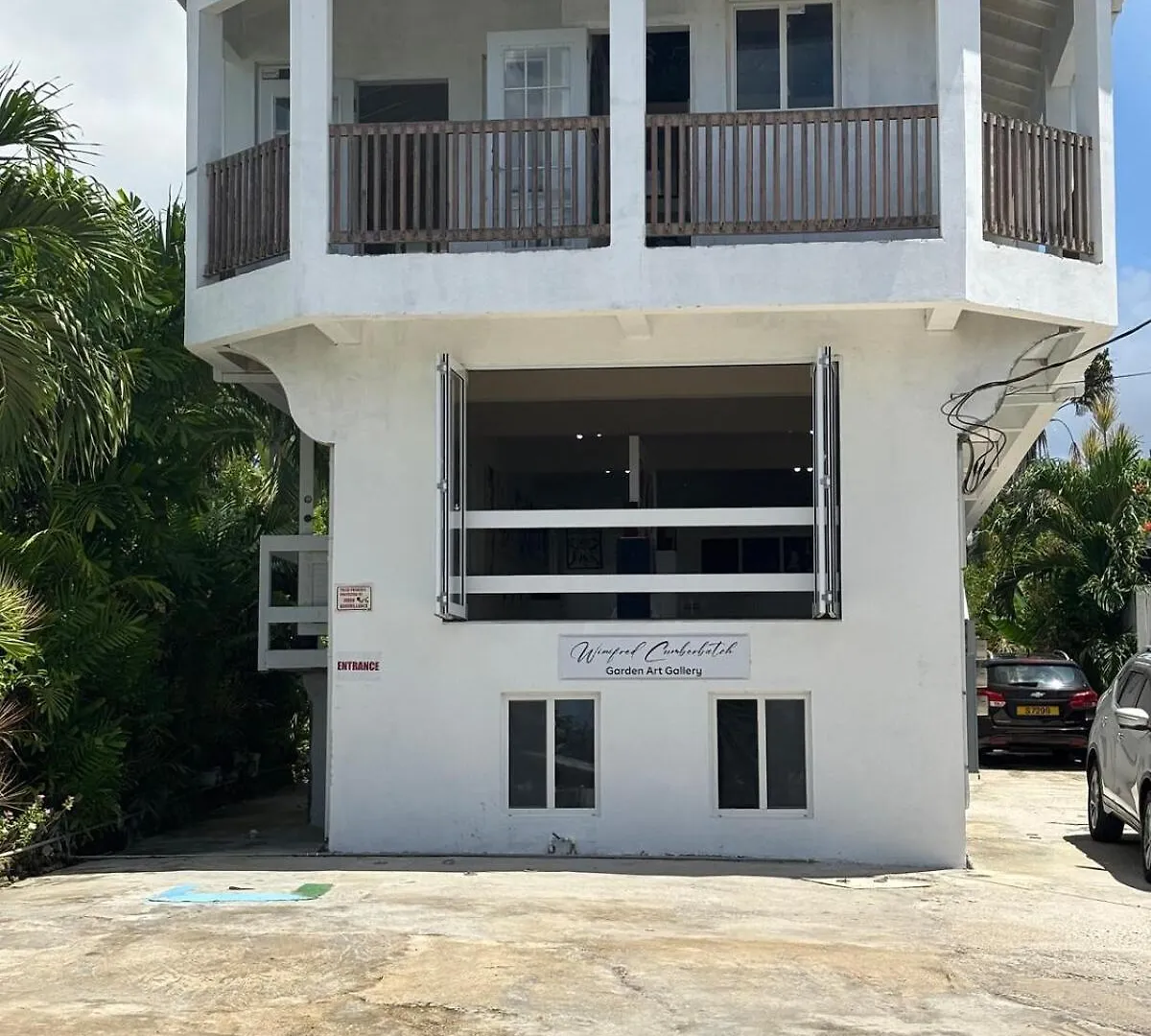 Aquarius Apartments - Pink Saint James